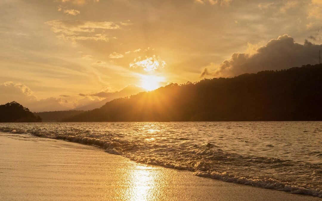 White Sands Beach Resort Lembeh